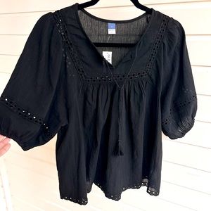 NWT Old Navy Peasant top with puff sleeve size M black